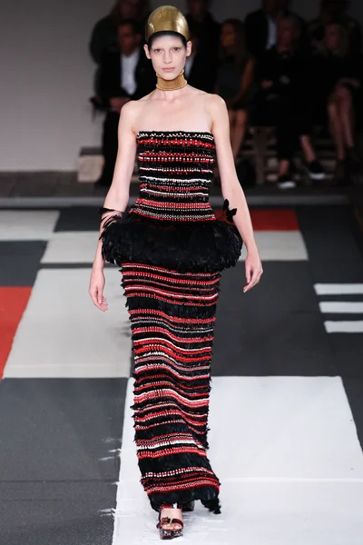 Look 30